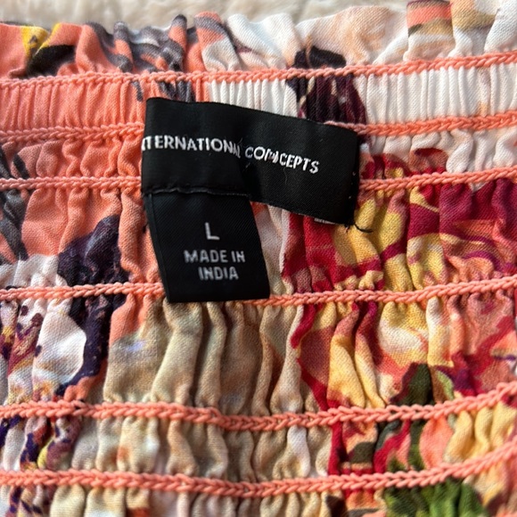 Large INC ruffle floral smocked dress - Picture 5 of 5